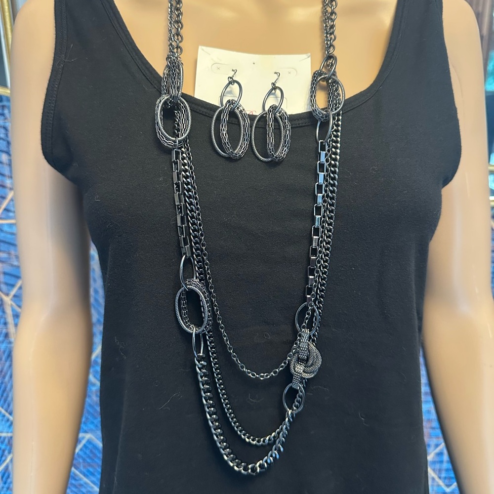 Premier Designs Urbanite Black Chain Necklace and Earring Set